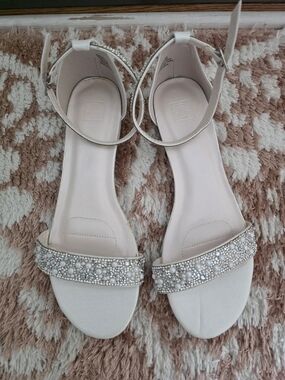 NWOT Bridal Formal Bling Flat Sandals Sz 9 Bride Bridesmaid Wedding Prom Sparkly